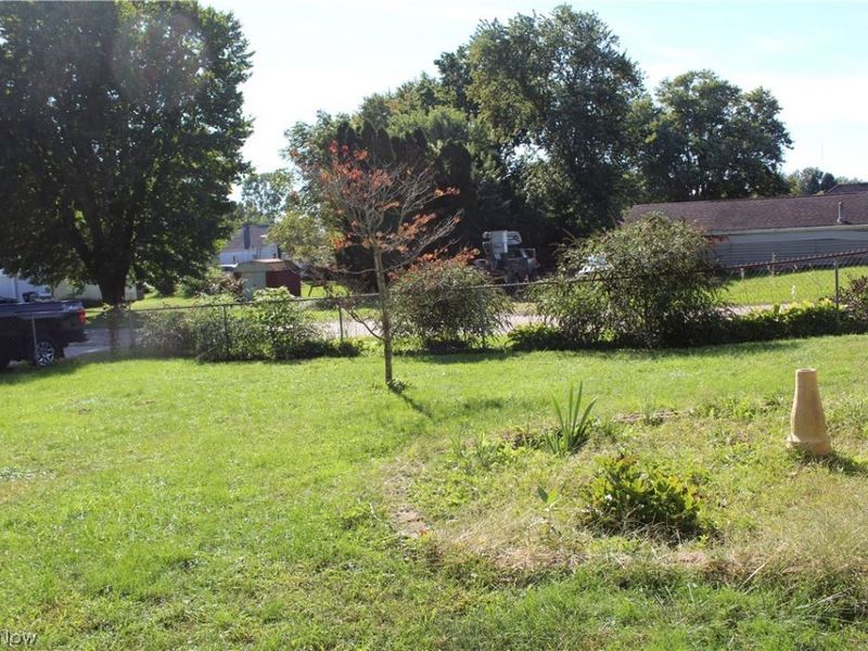 3202 24th Street SE, Canton, OH 44707 Photo 4