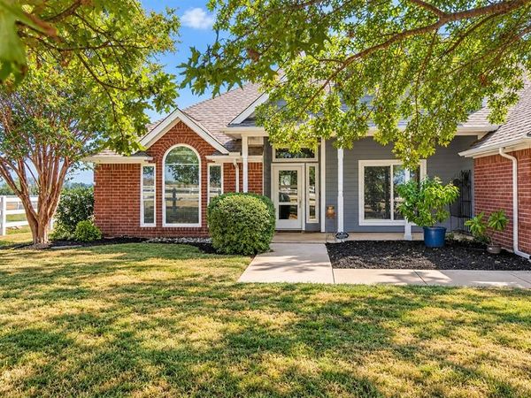 621 Old Stoney Court , Ponder, TX 76259