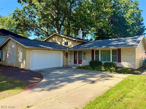 28096 Edgepark Drive , North Olmsted, OH 44070