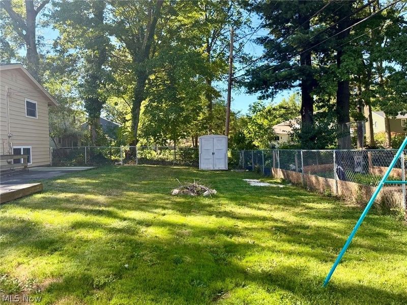 28096 Edgepark Drive, North Olmsted, OH 44070 Photo 34