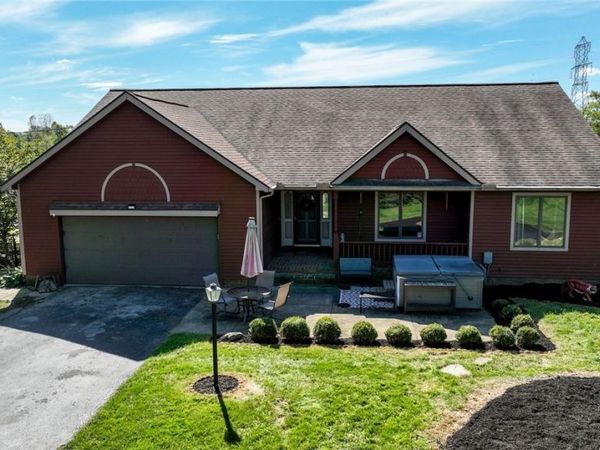 18 Manning Road , Mogadore, OH 44260