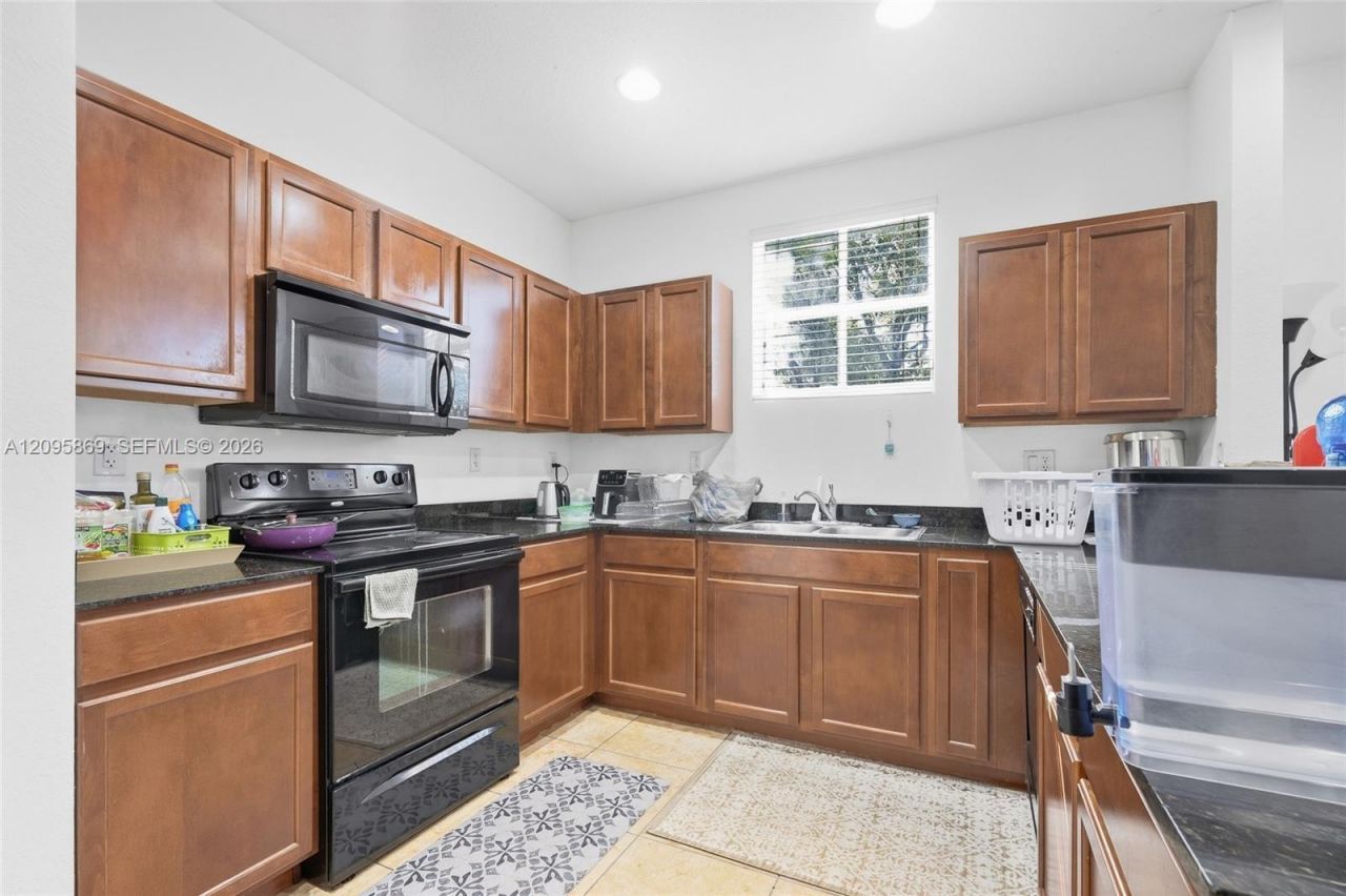 10870 NW 88th Ter , Unit 214, Doral, FL 33178 Photo
