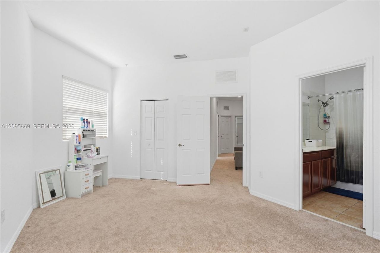 10870 NW 88th Ter , Unit 214, Doral, FL 33178 Photo