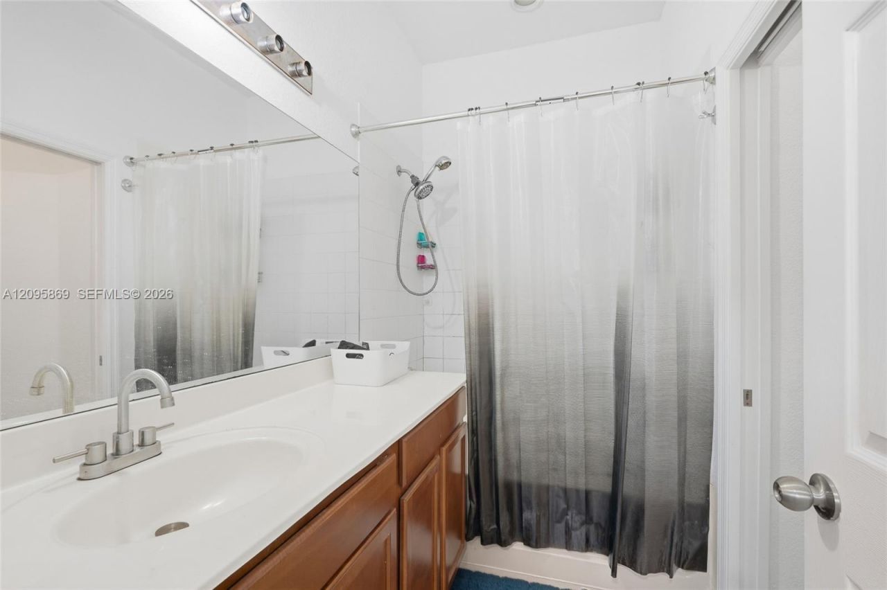 10870 NW 88th Ter , Unit 214, Doral, FL 33178 Photo