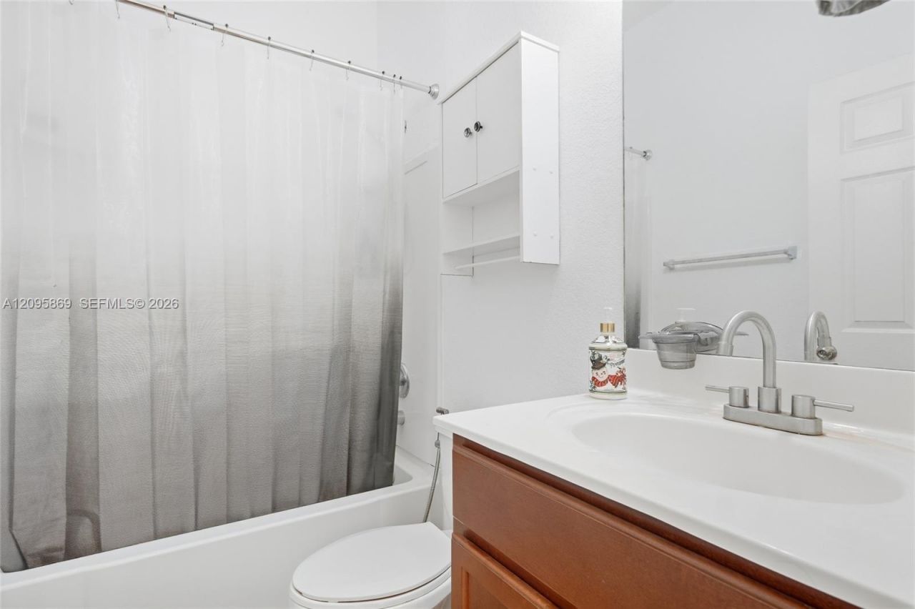 10870 NW 88th Ter , Unit 214, Doral, FL 33178 Photo