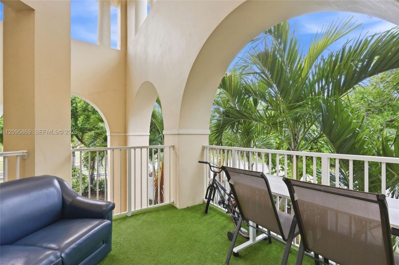 10870 NW 88th Ter , Unit 214, Doral, FL 33178 Photo