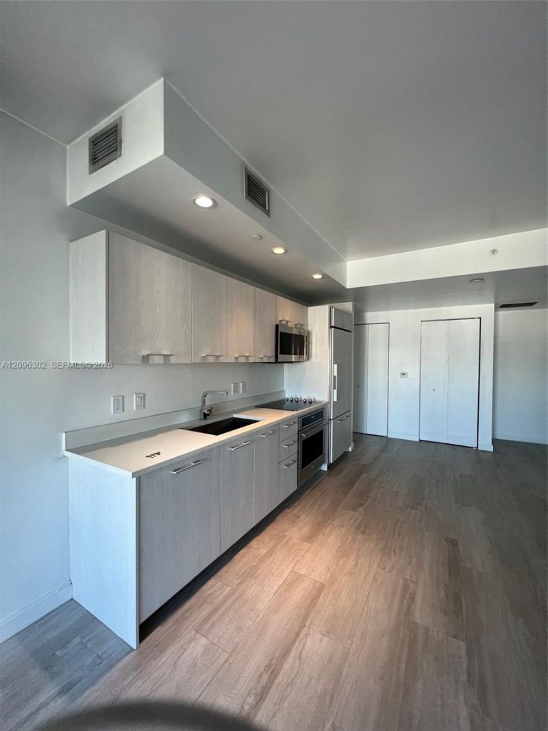 45 SW 9th St , Unit 3709, Miami, FL 33130 Photo