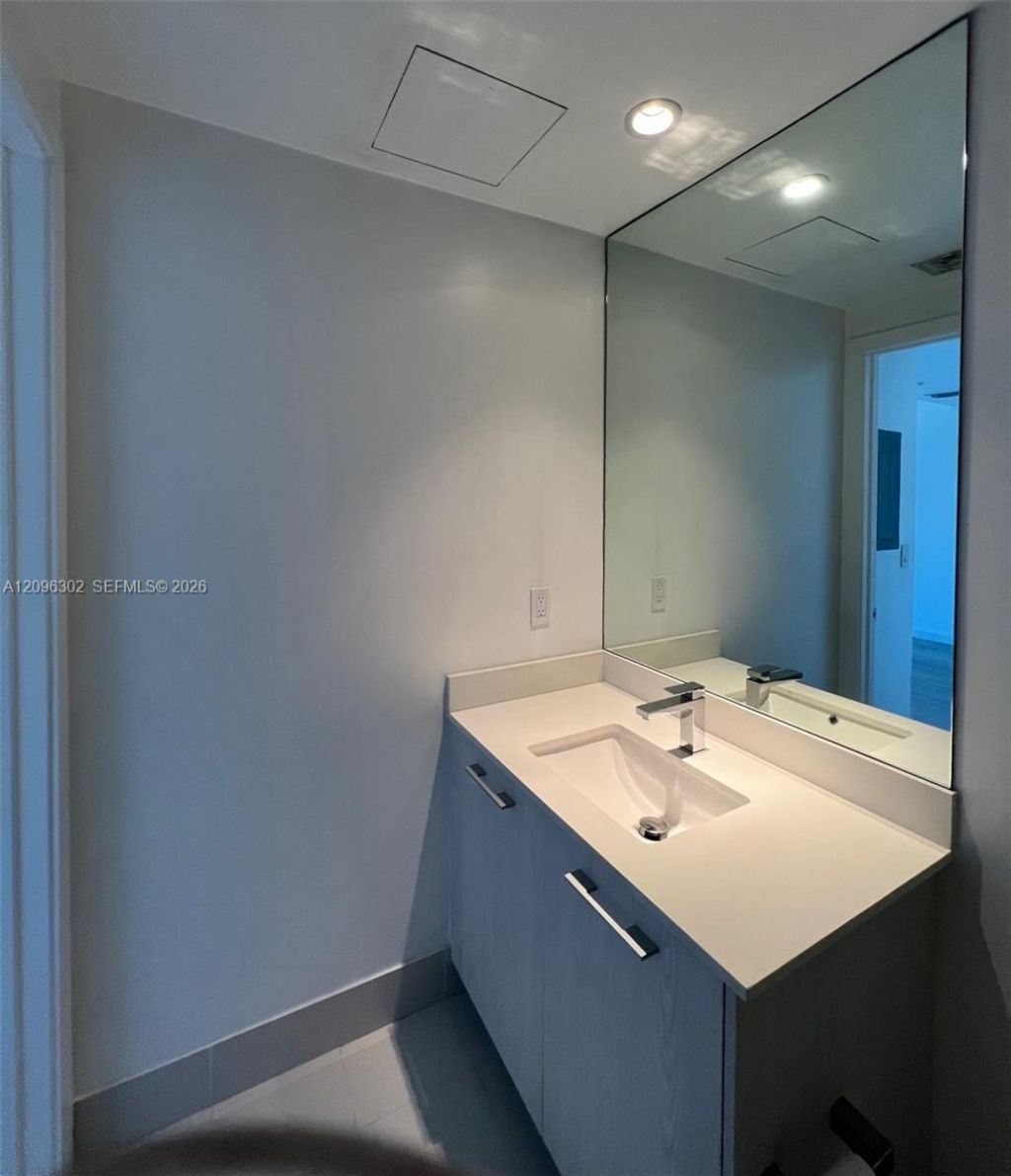 45 SW 9th St , Unit 3709, Miami, FL 33130 Photo