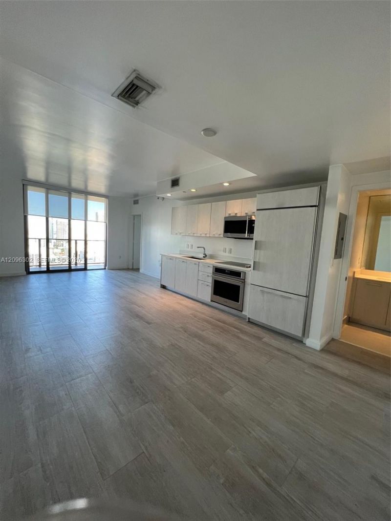 45 SW 9th St , Unit 3709, Miami, FL 33130 Photo