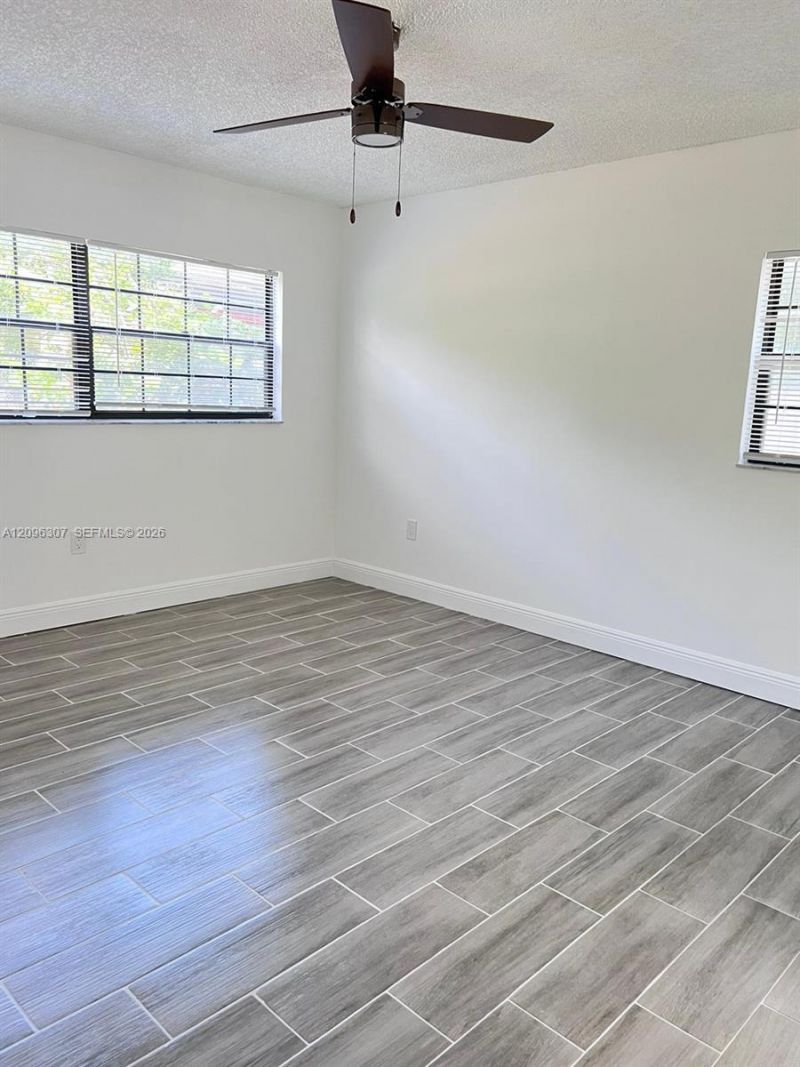 19055 NW 62nd Ave, Unit 111, Hialeah, FL 33015 Photo