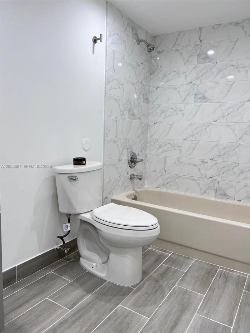 19055 NW 62nd Ave, Unit 111, Hialeah, FL 33015 Photo