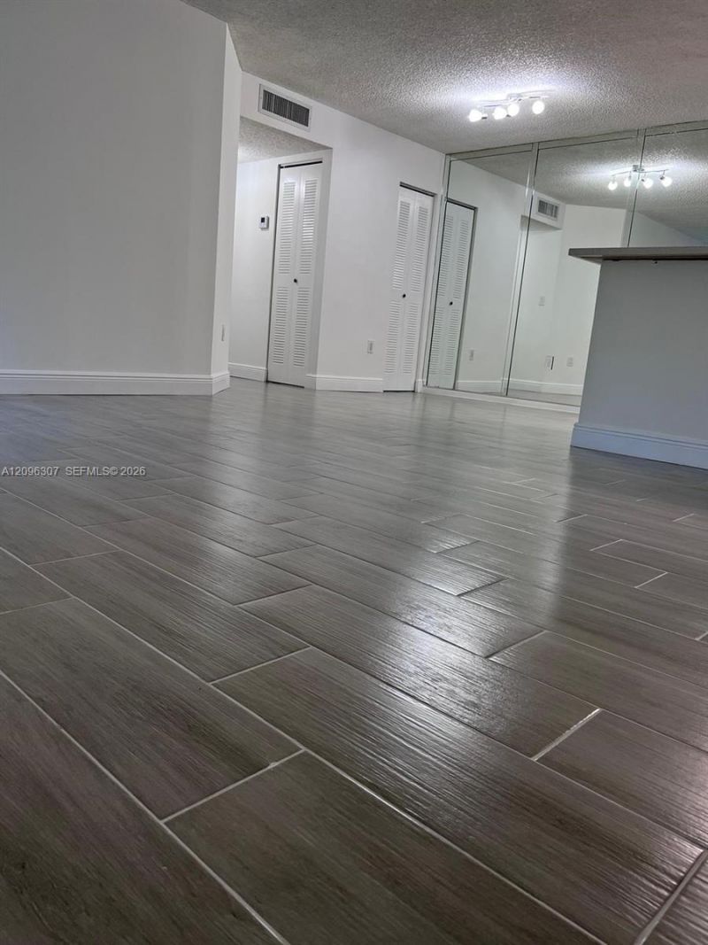 19055 NW 62nd Ave, Unit 111, Hialeah, FL 33015 Photo