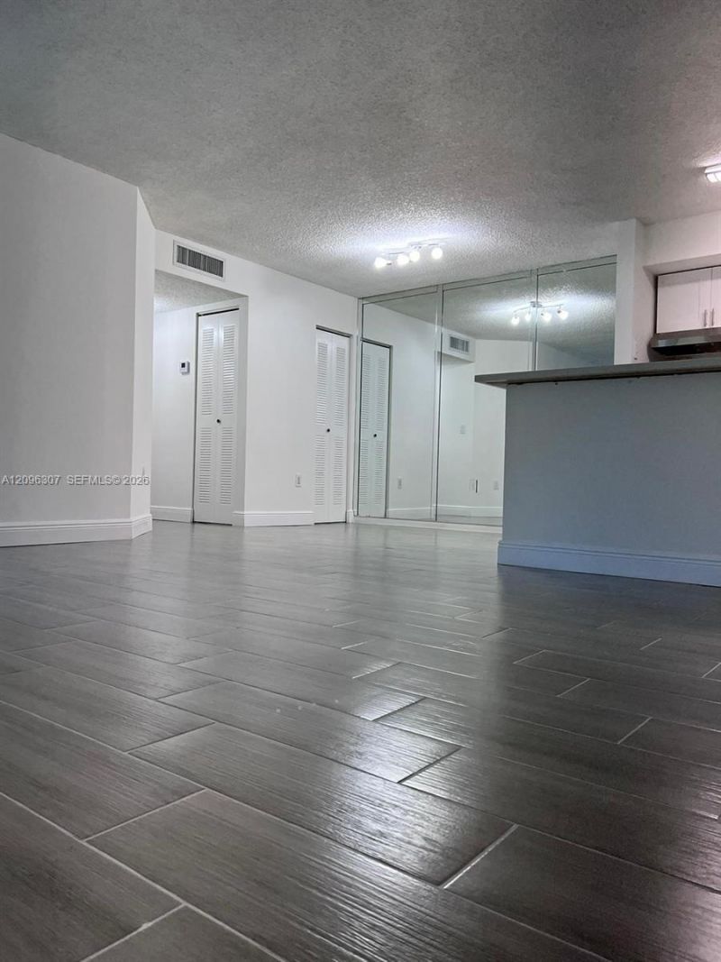 19055 NW 62nd Ave, Unit 111, Hialeah, FL 33015 Photo