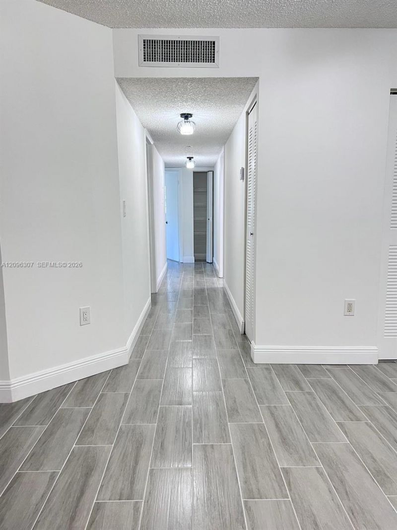 19055 NW 62nd Ave, Unit 111, Hialeah, FL 33015 Photo