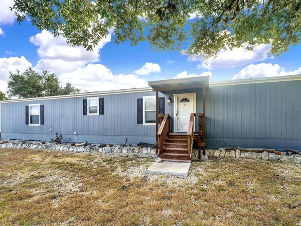 757 Private Road 1517, Bandera, TX 78003