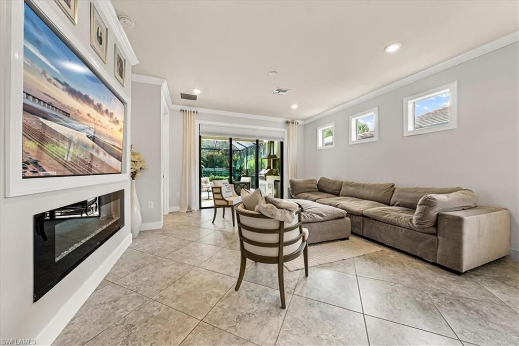 7670 Jacaranda Ln, Naples, FL 34114 Photo