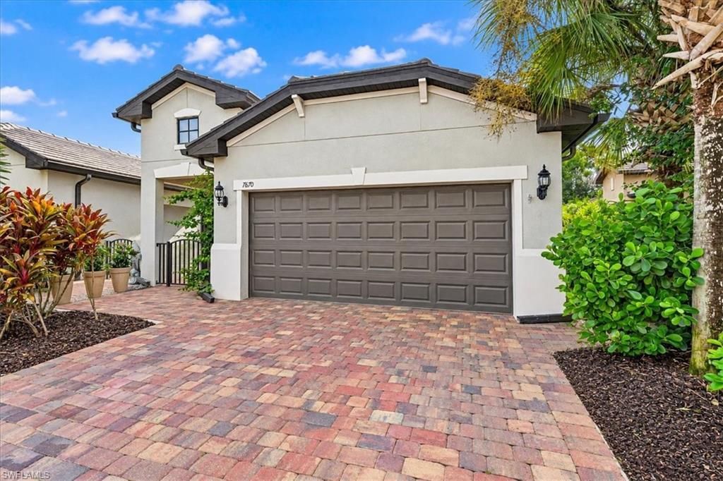 7670 Jacaranda Ln, Naples, FL 34114 Photo