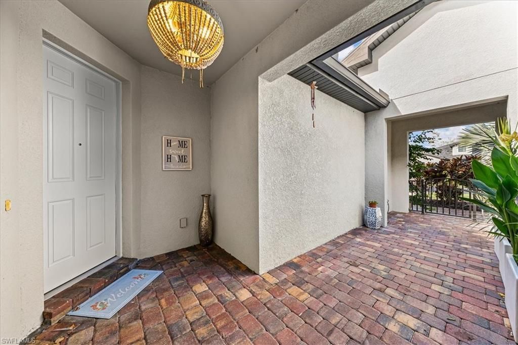7670 Jacaranda Ln, Naples, FL 34114 Photo