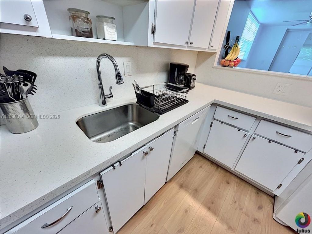 7100 NW 17th St, Unit 112, Plantation, FL 33313 Photo