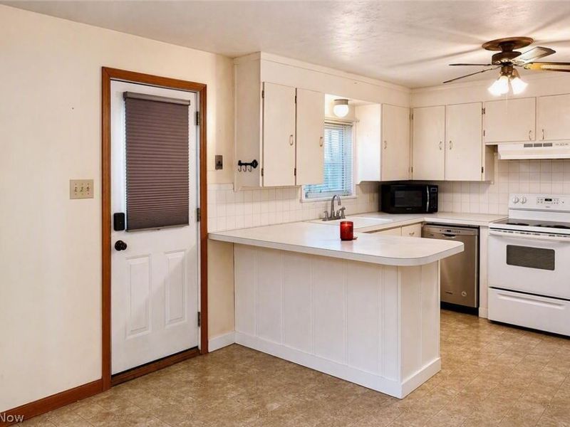 556 Clark Drive, Tallmadge, OH 44278 Photo 16
