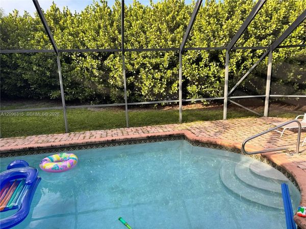 8205 NW 80th St , Tamarac, FL 33321