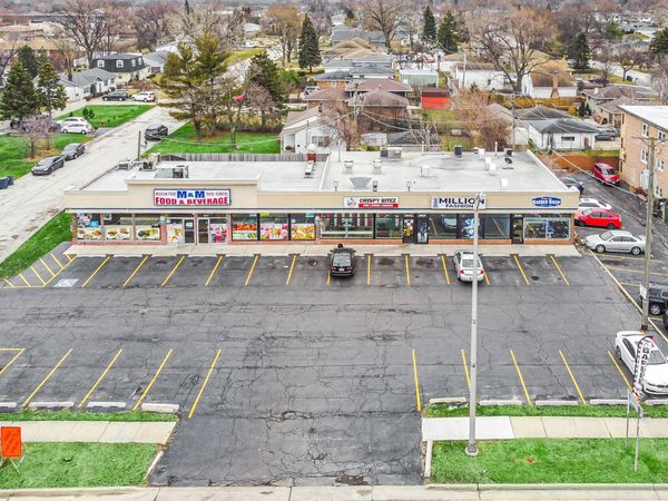 8031 W 87th Street , Hickory Hills, IL 60457