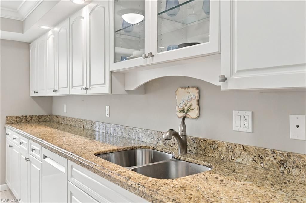 3410 Gulf Shore Blvd N, Unit 304, Naples, FL 34103 Photo