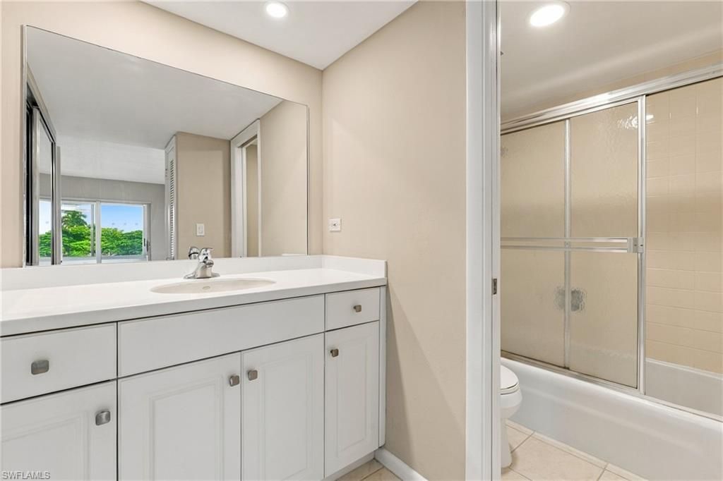 3410 Gulf Shore Blvd N, Unit 304, Naples, FL 34103 Photo