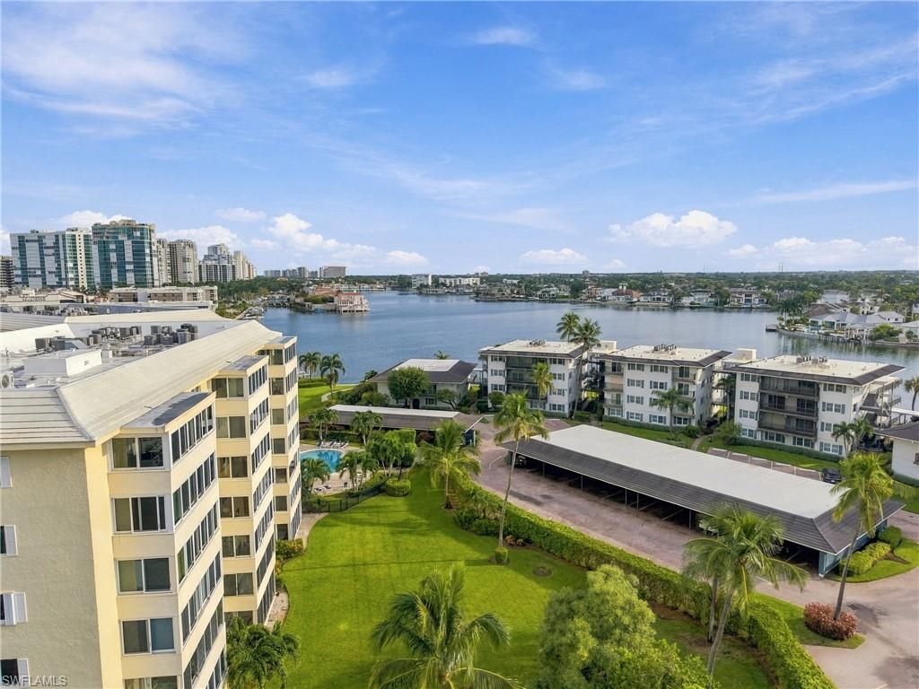 3410 Gulf Shore Blvd N, Unit 304, Naples, FL 34103 Photo