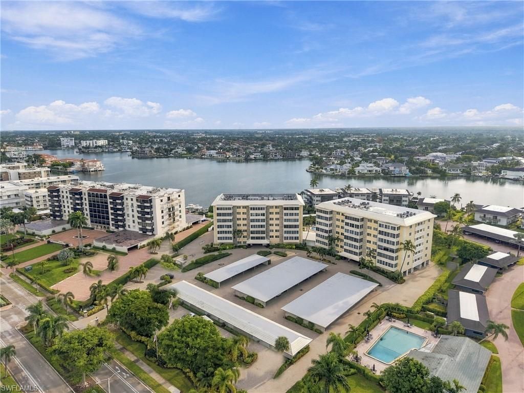 3410 Gulf Shore Blvd N, Unit 304, Naples, FL 34103 Photo