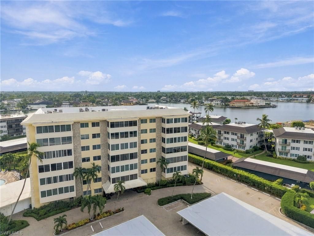 3410 Gulf Shore Blvd N, Unit 304, Naples, FL 34103 Photo