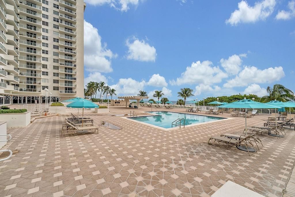 5701 Collins Ave, Unit PH14, Miami Beach, FL 33140 Photo
