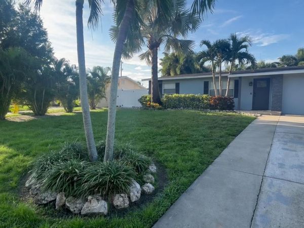 3176 STRATFORD DR. , LARGO, FL 33771