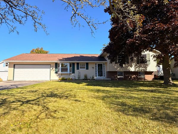 1017 S State ST, St. Ignace, MI 49781