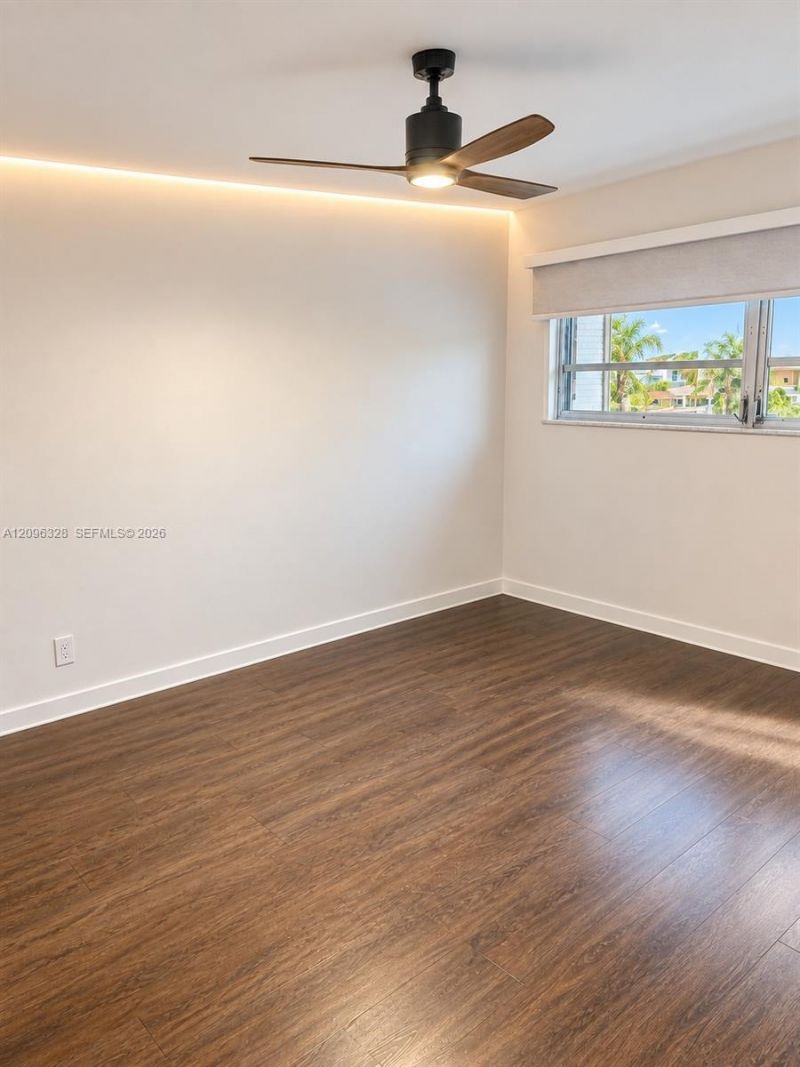 180 NE 12th Ave , Unit 16E, Hallandale Beach, FL 33009 Photo