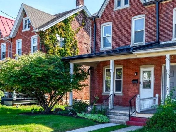 328 E JACKSON STREET, NEW HOLLAND, PA 17557