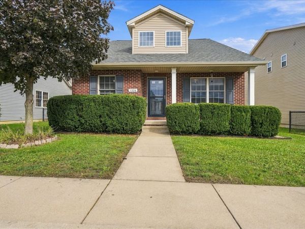 1524 Belclare Road , Normal, IL 61761