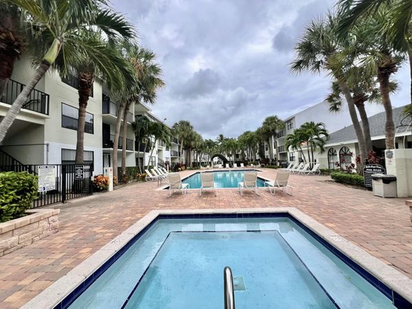 724 EXECUTIVE CENTER Drive, Unit 36, West Palm Beach, FL 33401