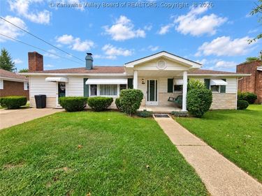 2904 Maple Avenue, Point Pleasant, WV 25550