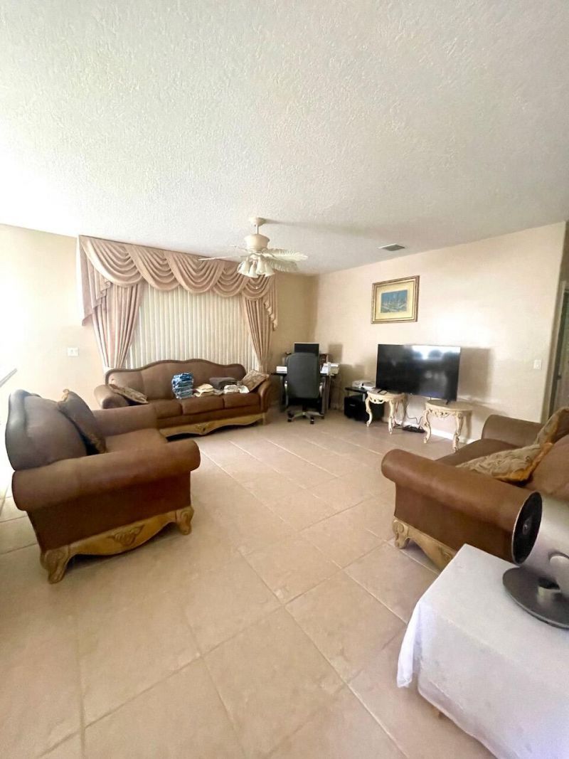 2086 SW Savage Boulevard, Port Saint Lucie, FL 34953 Photo