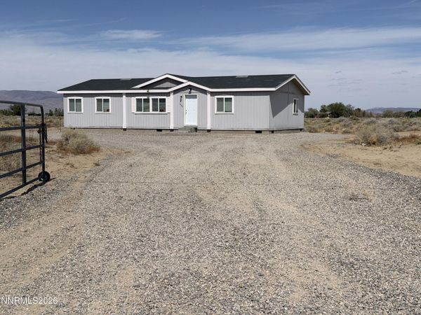 1940 E Antelope Street, Silver Springs, NV 89429