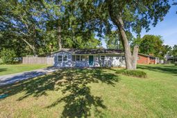 1021 Locksley Drive photo 4