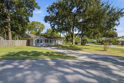1021 Locksley Drive photo 4