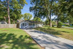 1021 Locksley Drive photo 4