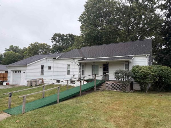 1051 Pennsylvania Avenue, Plymouth, IN 46563