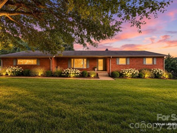 226 28th Avenue Place NE, Hickory, NC 28601