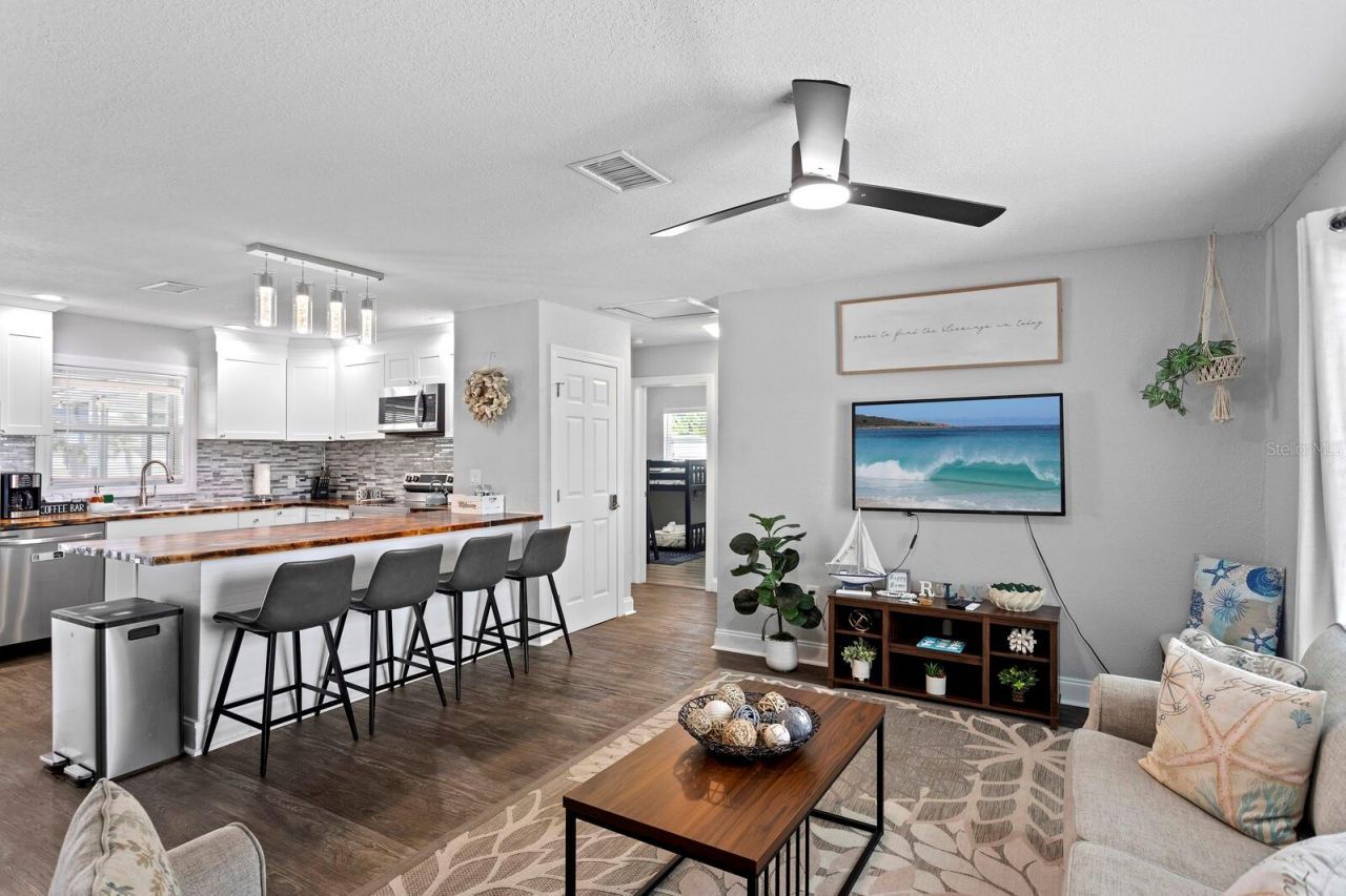 8404 43rd Avenue Terrace W, Bradenton, FL 34209 Photo