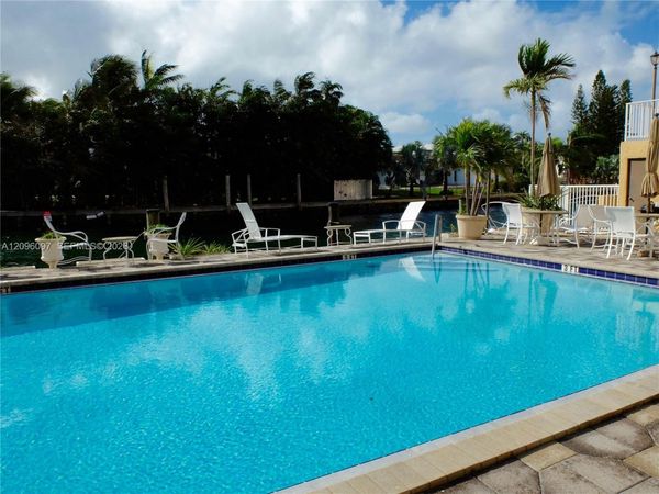 2640 NE 135th St , Unit 218, North Miami, FL 33181