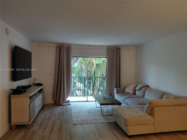 2640 NE 135th St, Unit 218, North Miami, FL 33181