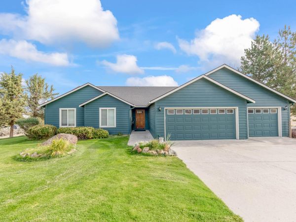 324 SE Barber Road, Madras, OR 97741